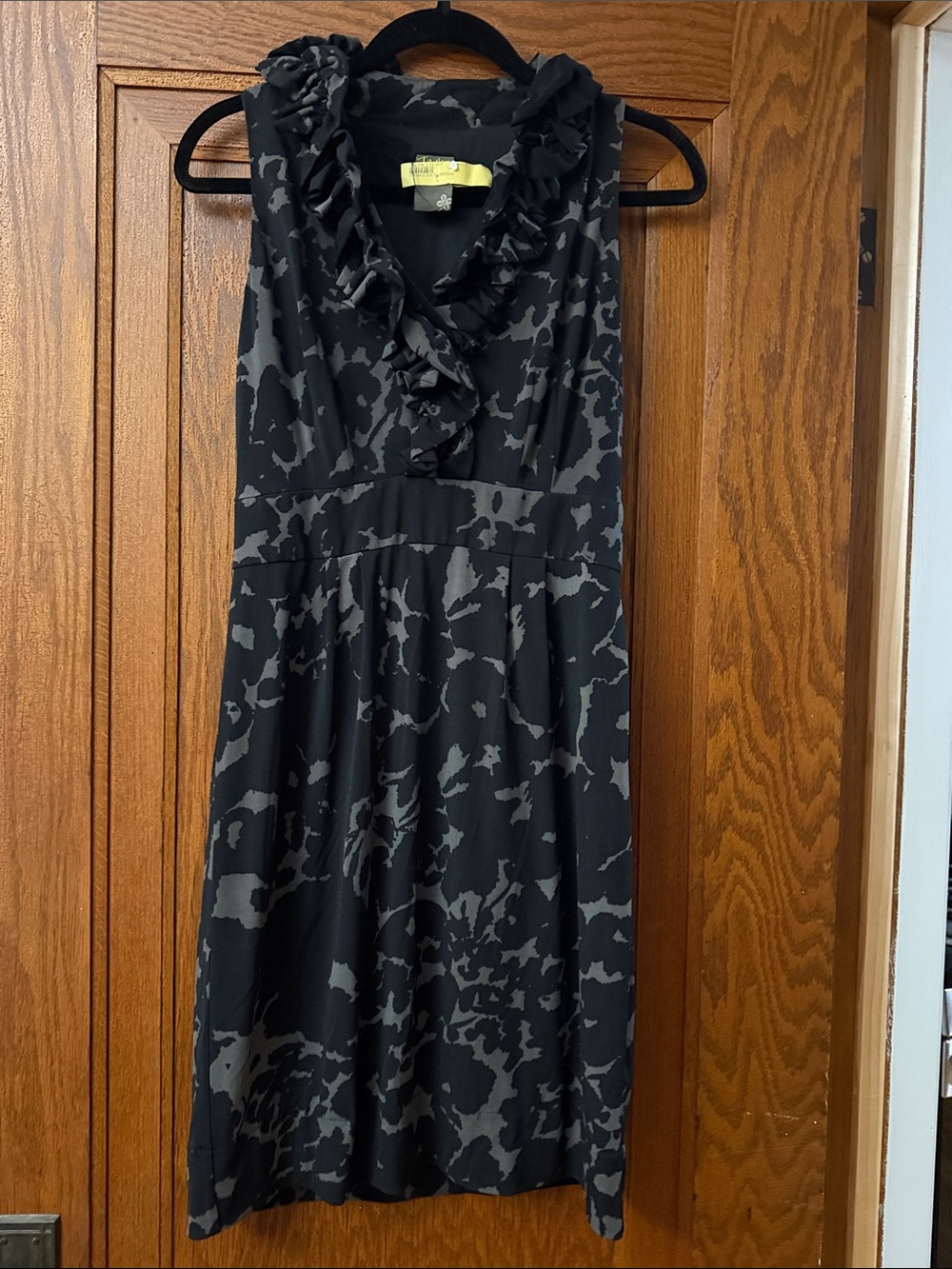Taylor Sleeveless Ruffle V-Neck Dress in Black and Gray